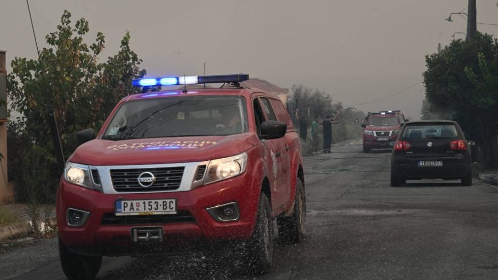 Στη μάχη για την κατάσβεση της φωτιάς